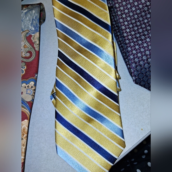 Van Heusen Blue and Yellow Silk Tie Accessories - Picture 4 of 6
